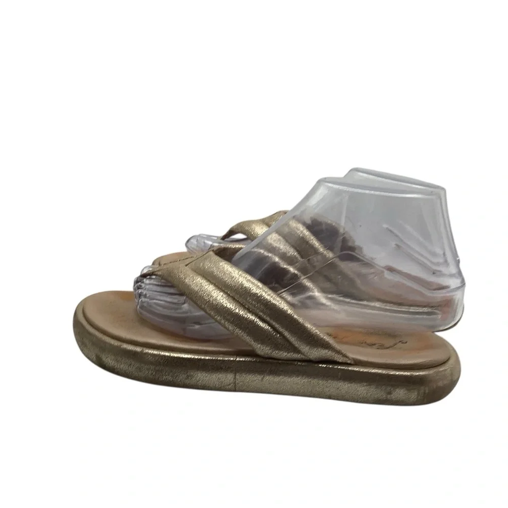 Free people Elegant Gold‎ Women's Sandals size 7